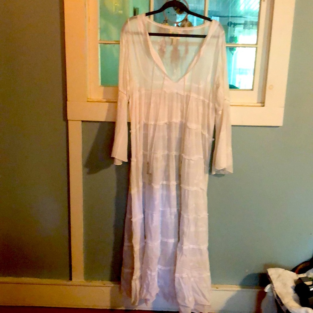 Romantic Beach coverup…white, size L